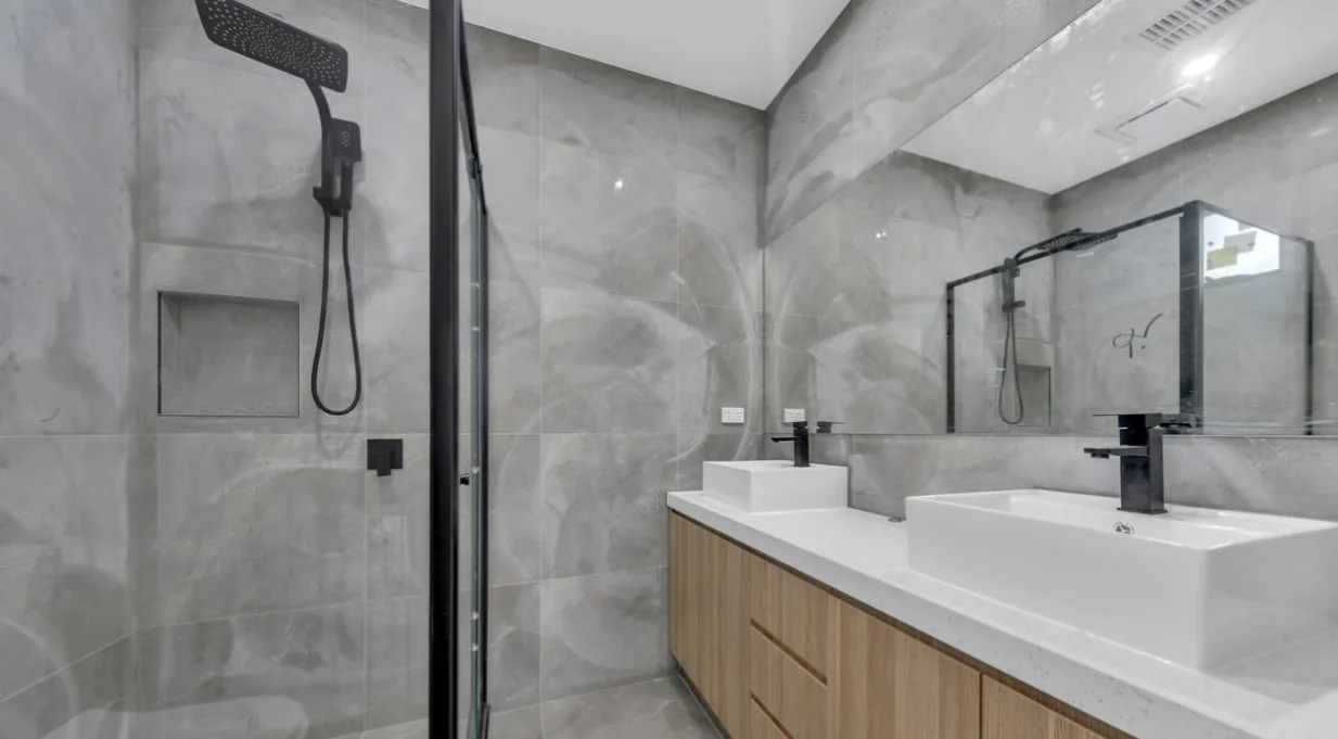 R&R Quality Constructions Project 3 new build photo 6